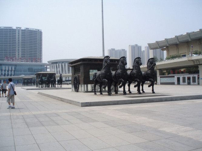 济南西站广场                                 黑虎泉