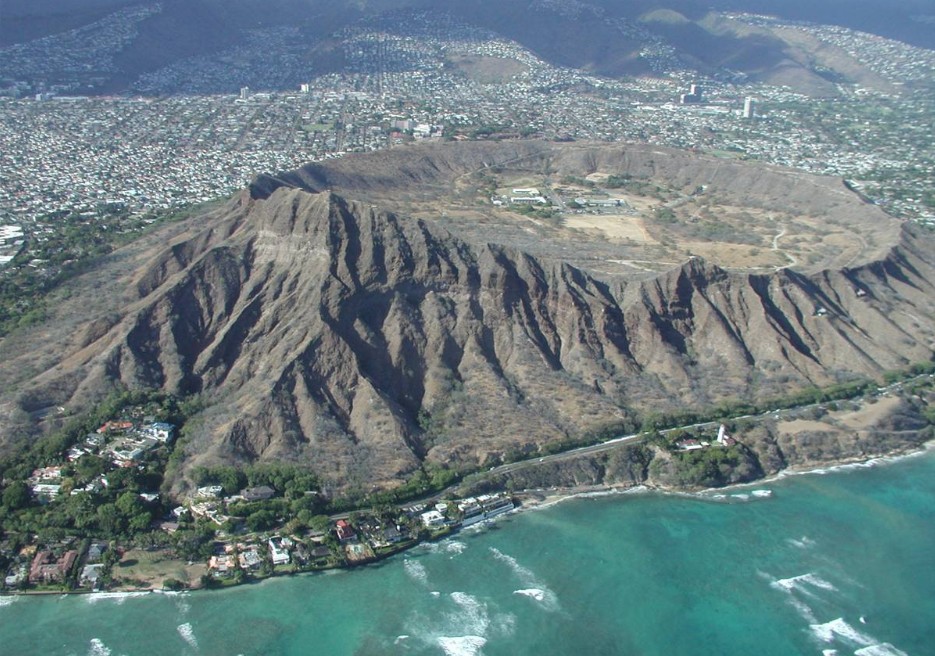 火奴鲁鲁(honolulu)又称檀香山,是美国夏威夷州首府和港谮城市.