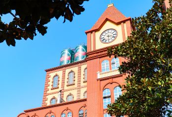 青岛黄岛金沙滩+啤酒博物馆一日游【6人小拼团/游艇出海】【经典老牌旅游线路，青岛深度游】