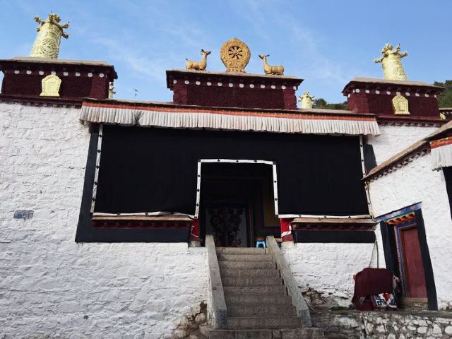 桑日曲龙寺攻略,桑日曲龙寺门票/游玩攻略/地址/图片/门票价格【携程