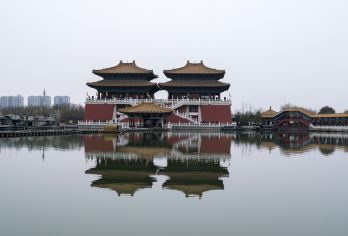 中国河南开封清明上河园+开封府+汴梁小宋城一日游【十朝古都、七朝都会之称的汴梁古城开封】