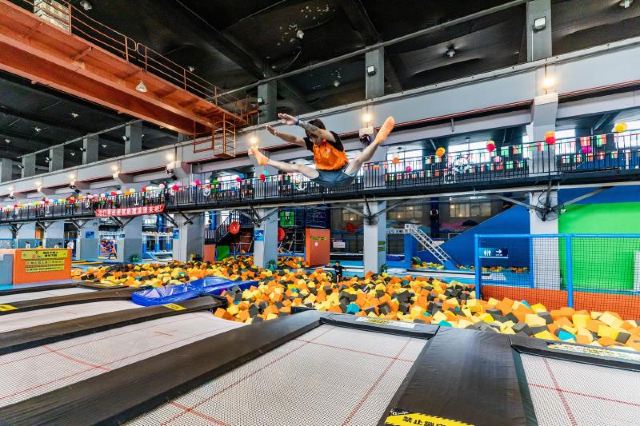 gjump蹦床公园(滨江店)