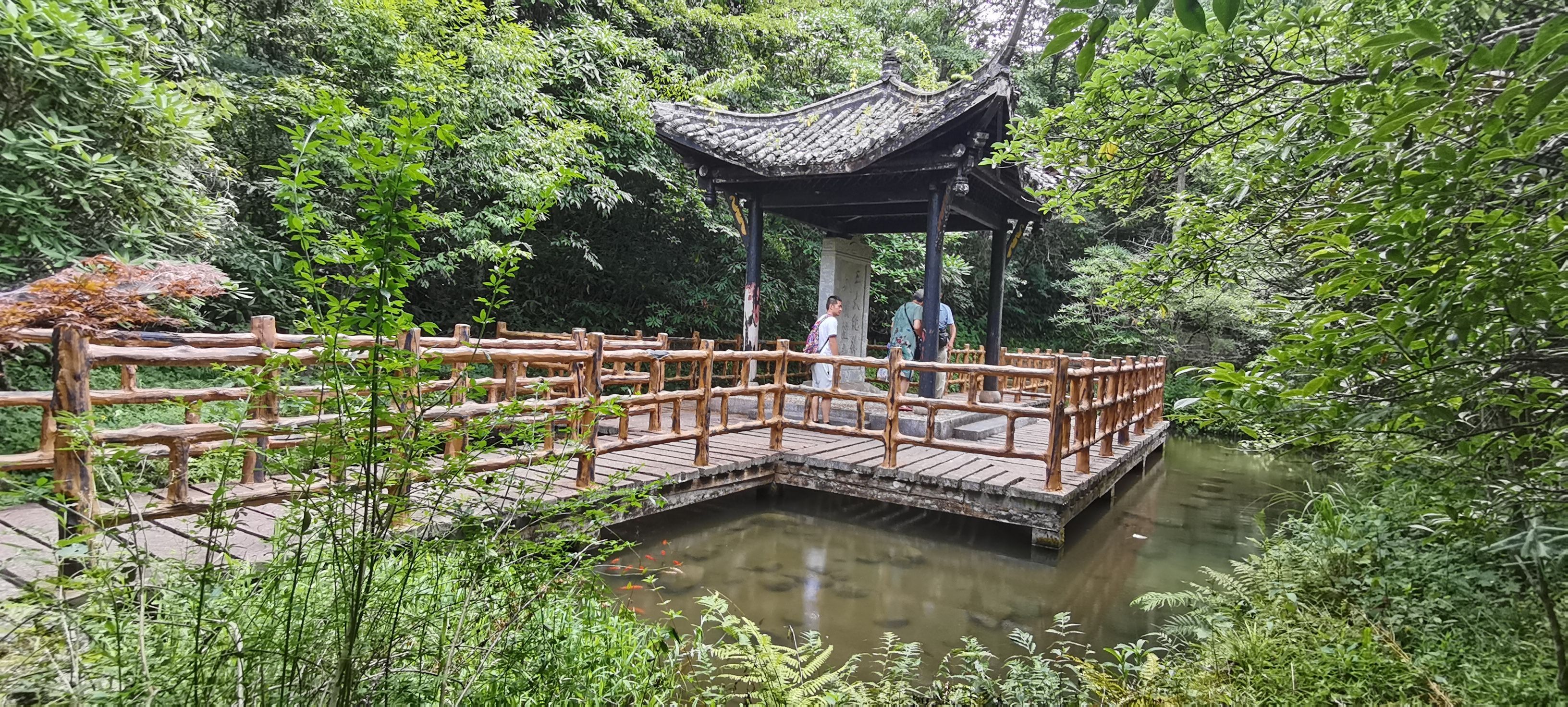 雷打石革命旧址