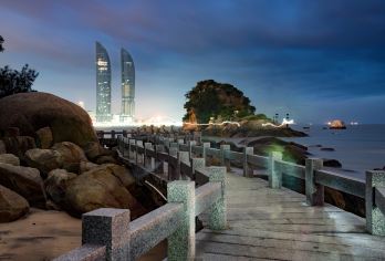 【12人团日光岩+菽庄花园】厦门鼓浪屿一日游含门票接送+讲解【[丰富行程]鼓浪屿深度探秘，经典万国建筑博览+打卡世遗鼓浪屿！漫步世界遗产鼓浪屿，品味风情音乐岛】