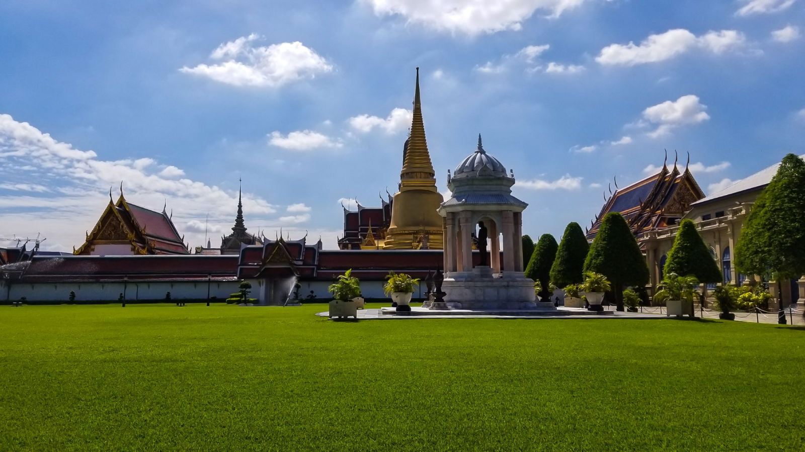 泰国曼谷白龙王庙 มังกรสีขาว