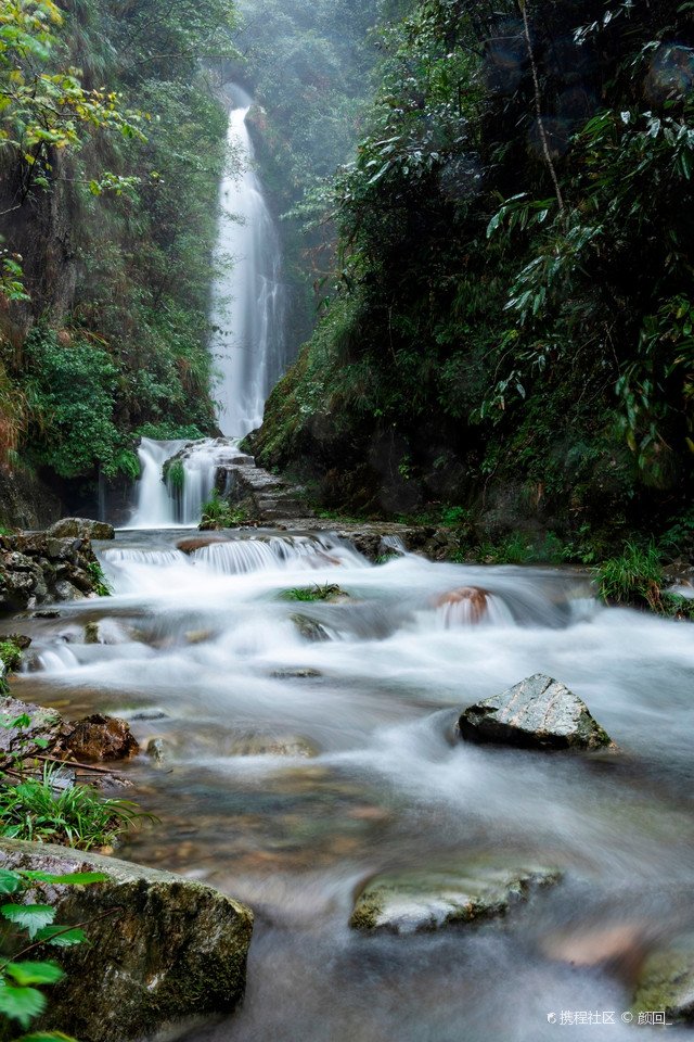 白际,位于休宁县东南边陲,安徽最后一个通水电的乡镇,有多条徒步路