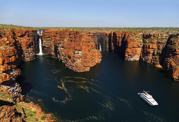 uluruayersrockresort.com.