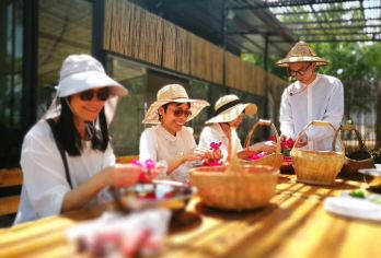 亲子体验扎染+鲜花饼【 非遗体验 精致小团 白族特色】 【4人小拼团 自由又随性 价格为单人价格】