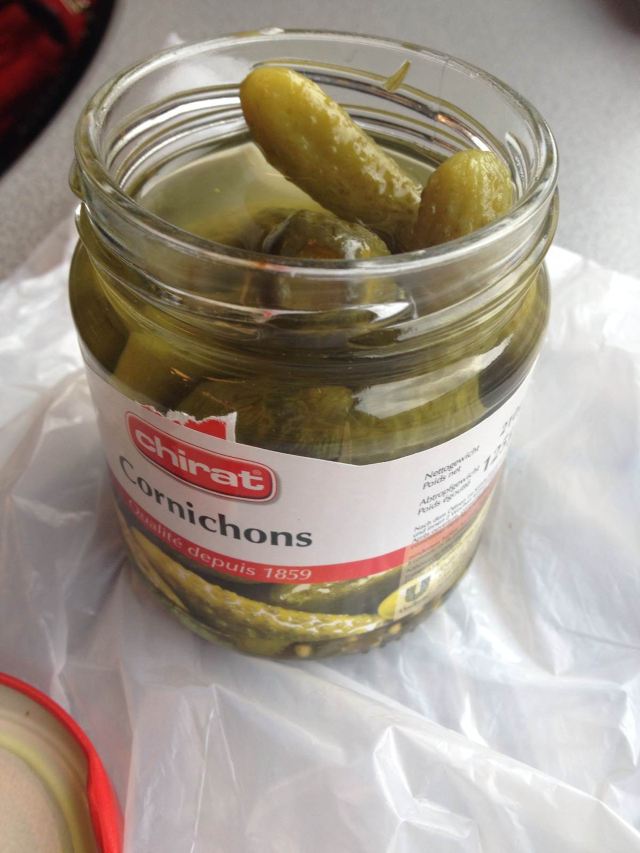 对法国的那顿腌黄瓜陪鹅肝念念不忘,弄了一罐腌黄瓜来吃,怎么有点奶酪