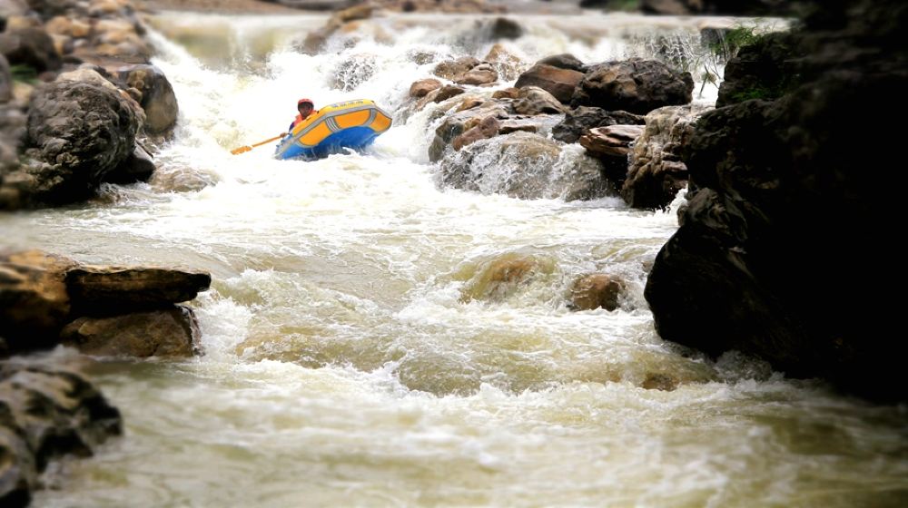 湖北宜昌横鼎漂流一日游一日游宜昌横鼎漂流一日游