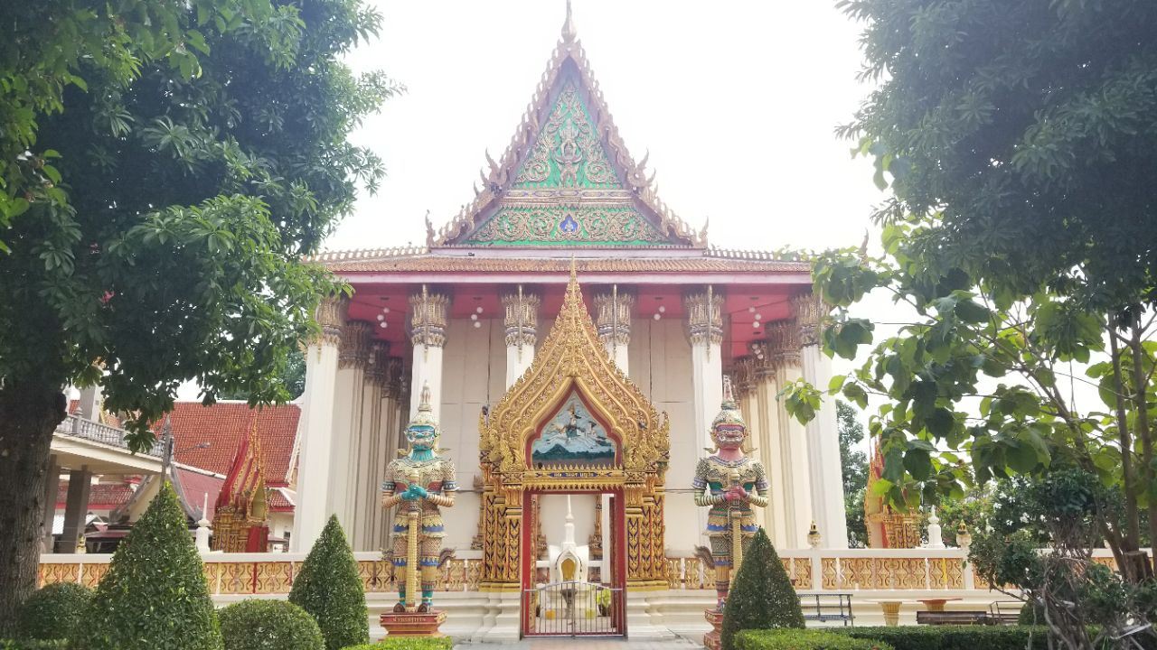 龙婆本庙 Wat Bang Phra