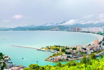 广东惠州双月湾+巽寮湾+海龟湾+情人沙滩+磨子石景区一日游【[精选线路]当地司机，司机兼职向导可以简单讲解介绍，但不是专业导游哦，经典线路，陪您赏绚丽双月湾】