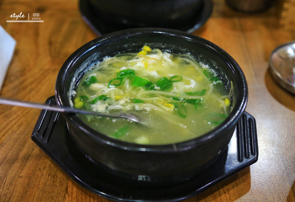脊骨醒酒汤,最符合我的口味了,因为它里面不仅有大块大块的肉,而且汤