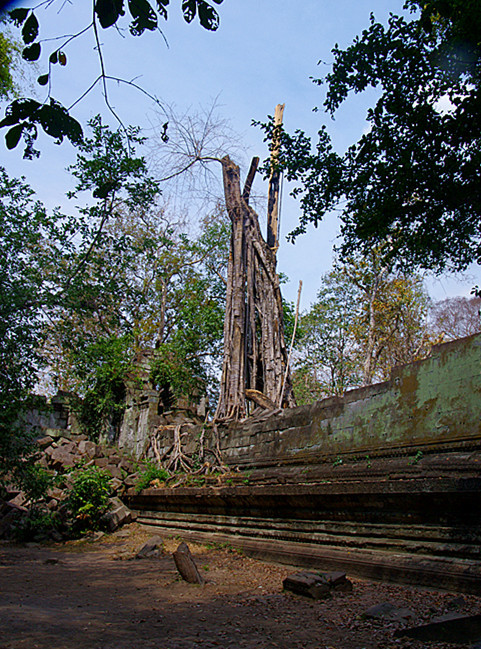 刺绣石雕 微笑高棉 虚实空间 留白人生 领悟废墟