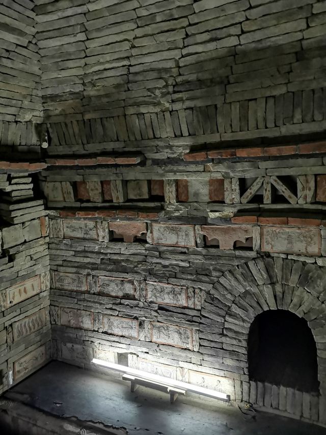 新城魏晋壁画墓