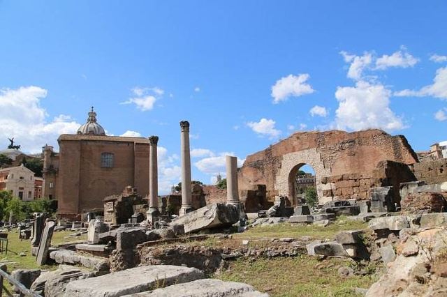 古罗马集市遗址图片