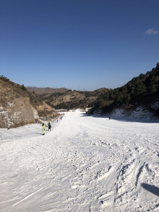 淄博宝山滑雪场图片