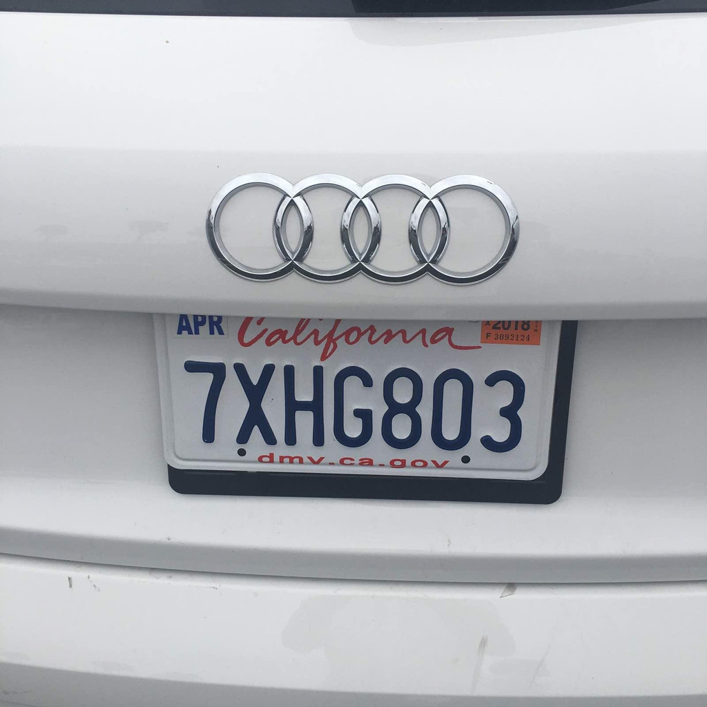          带有 california 的车牌