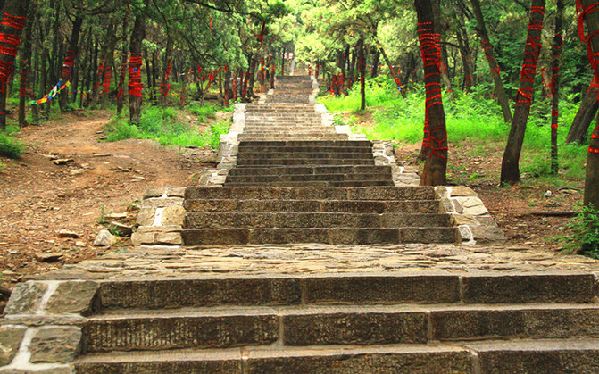 游玩灵岩寺景区攻略,游玩灵岩寺景区攻略图