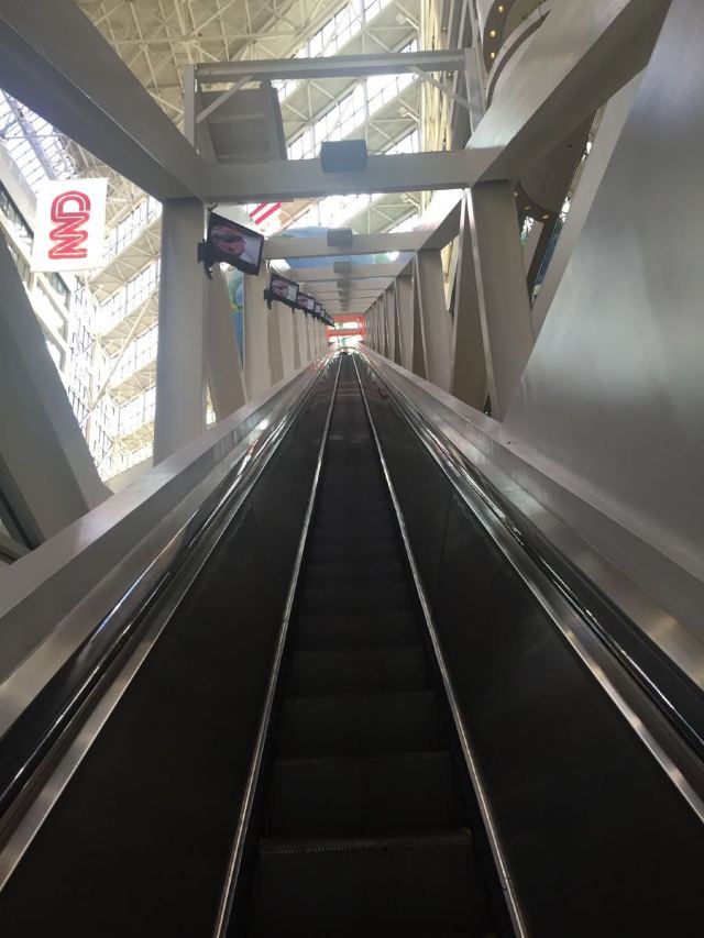 第一步,5层楼直达电梯