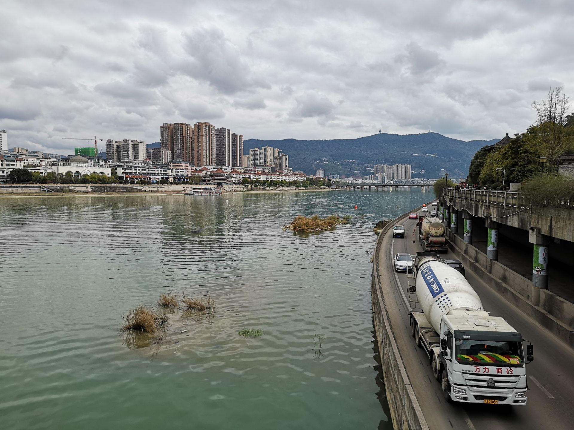 栖凤湖风景区