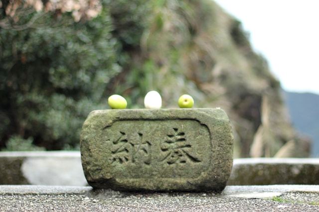 非常非常小和破败的神社 黄金神社