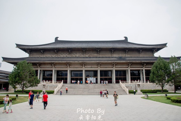 在35度的高温下感受旧帝都的热情