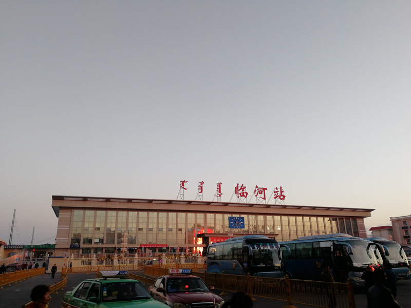 凤凰-额济纳-青海湖-茶卡盐湖5日游