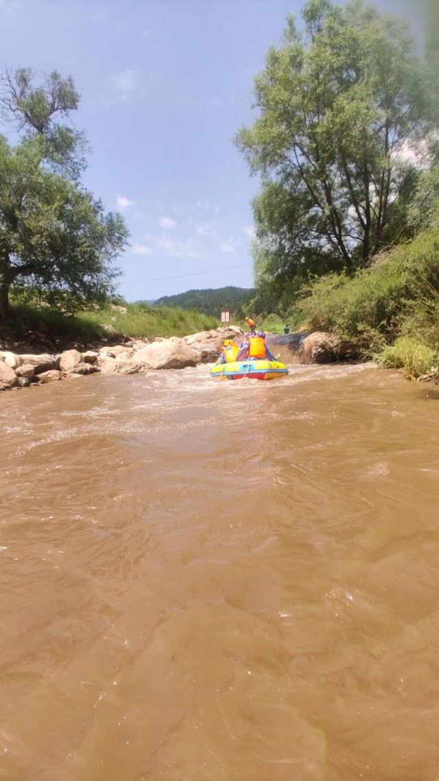 庞泉沟峡谷漂流