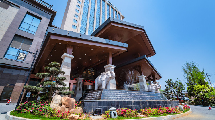 贵阳万象温泉度假酒店 万象温泉 双人万象温泉 温泉中心自助餐(入住