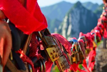 西安华山一日游【私家包车游/超长用车/赠矿泉水/一家一单】【全程向导陪同，行程随需制定】