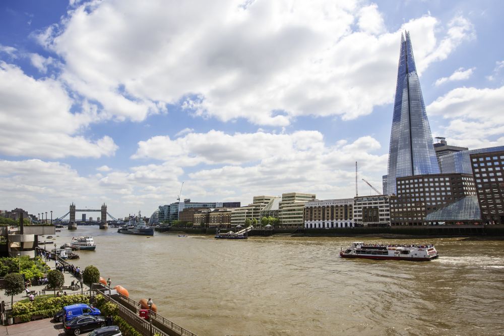 出发地点:碎片大厦,地址:joiner street, london se1;最近的地铁站是