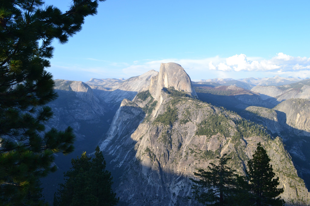 glacier point 上的風景, 那個半球形的山就是 half dome