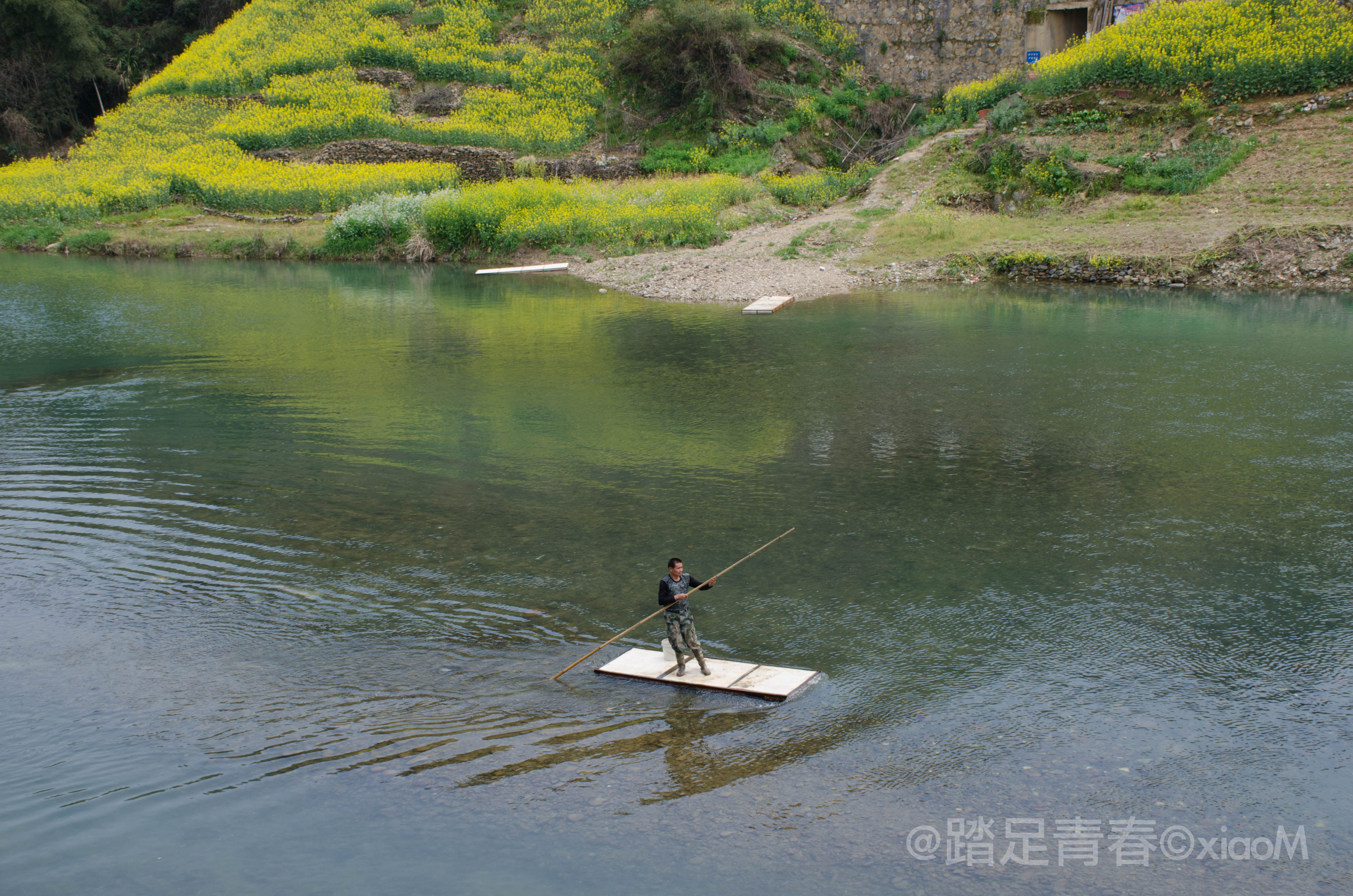 小竹排还在画中游,画面其实比这个美的多,我没有拍好这里 山景峡谷