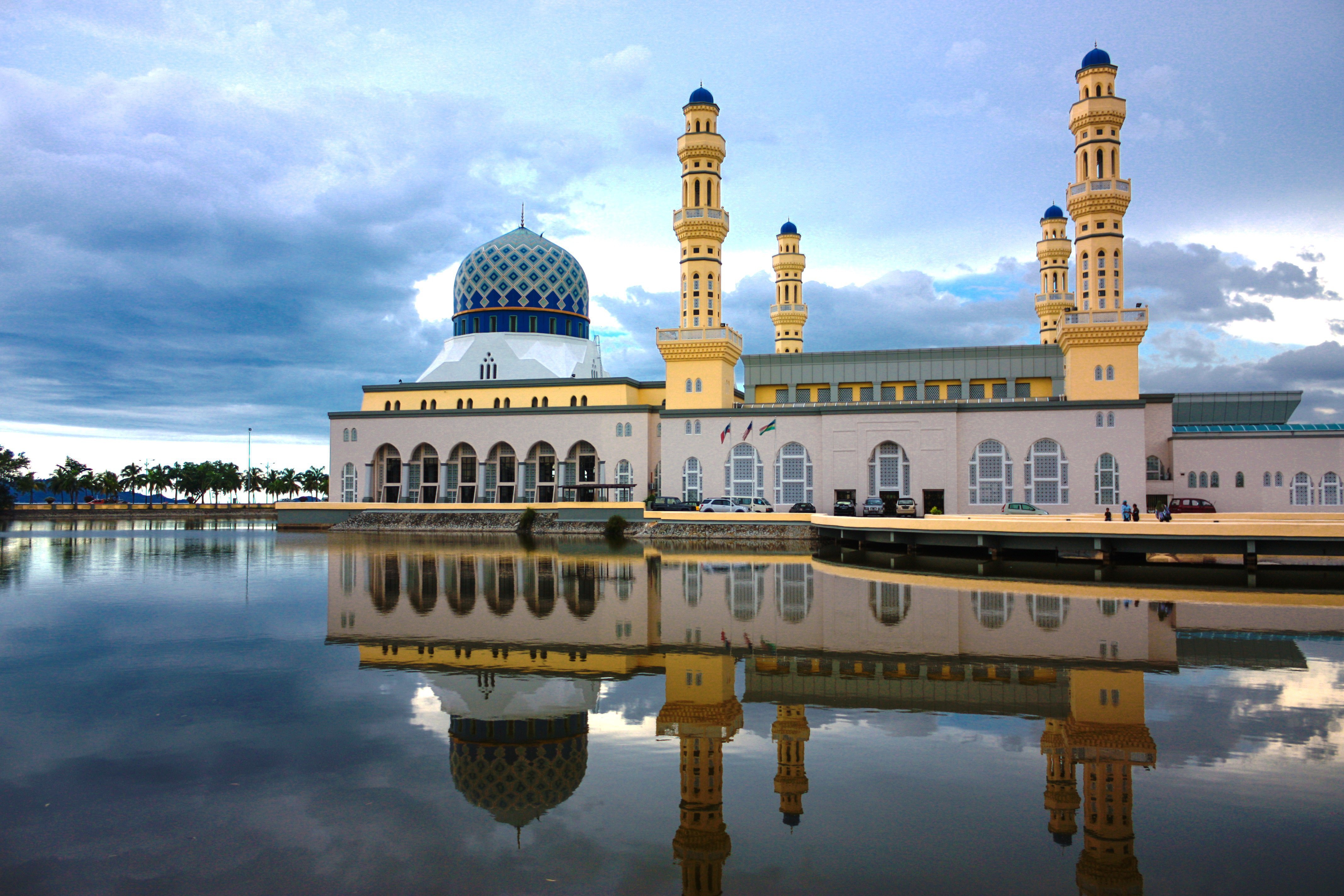 raja ayang mausoleum