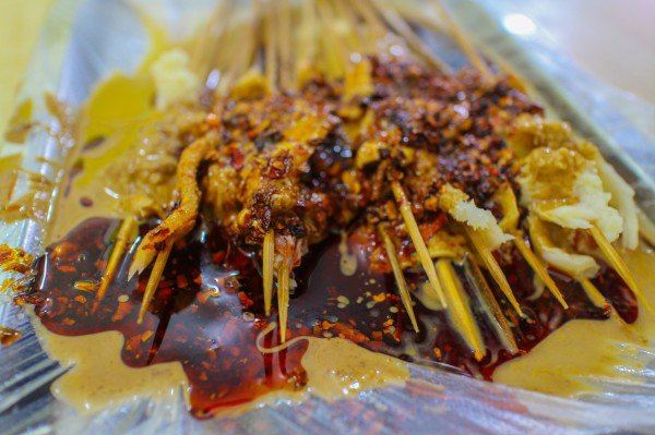 马茂义涮毛肚 白色与红色和黄色的结合,色彩很诱人.