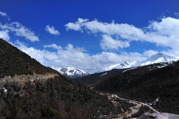 旅游攻略云南到香格里拉 CghzgVTh-LyAMwjrAADwnY5wz9o141_R_1024_10000_Q90.jpg