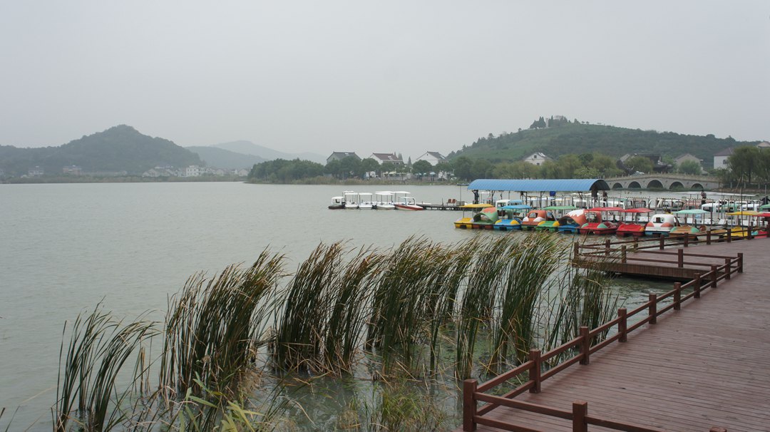 说到海盐县的地标性景点,非南北湖风景区莫属了.