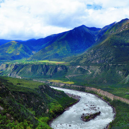 西藏林芝雅鲁藏布大峡谷+巴松措一日游