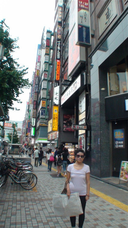 日本东京街道照片 CghzgVVG6keAMOKKAAGopmchujk936_R_1024_10000_Q90.jpg