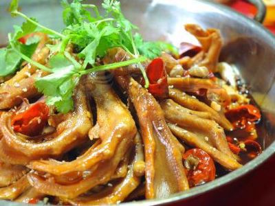 杨勇方特色干锅鹅掌翅