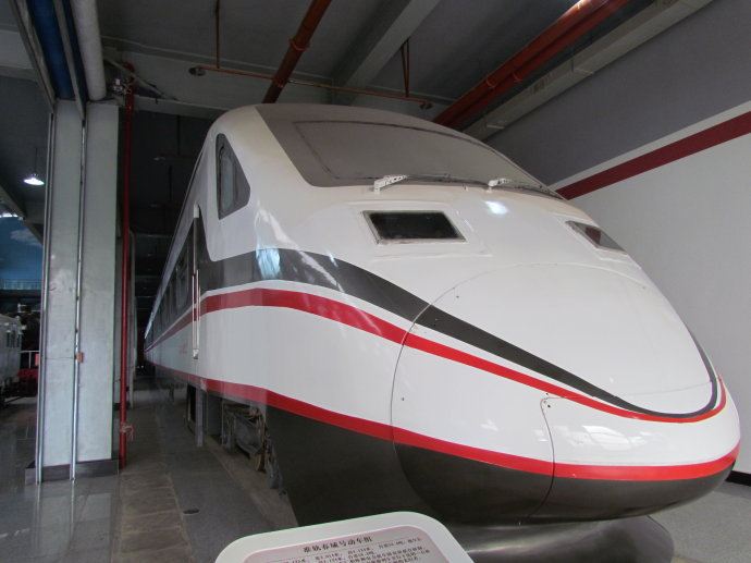 "镇馆之宝"米其林载客内燃动车组是当时行驶在滇越铁路上的商务车