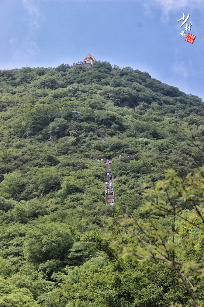 嵩山人口_嵩山少林寺图片(3)