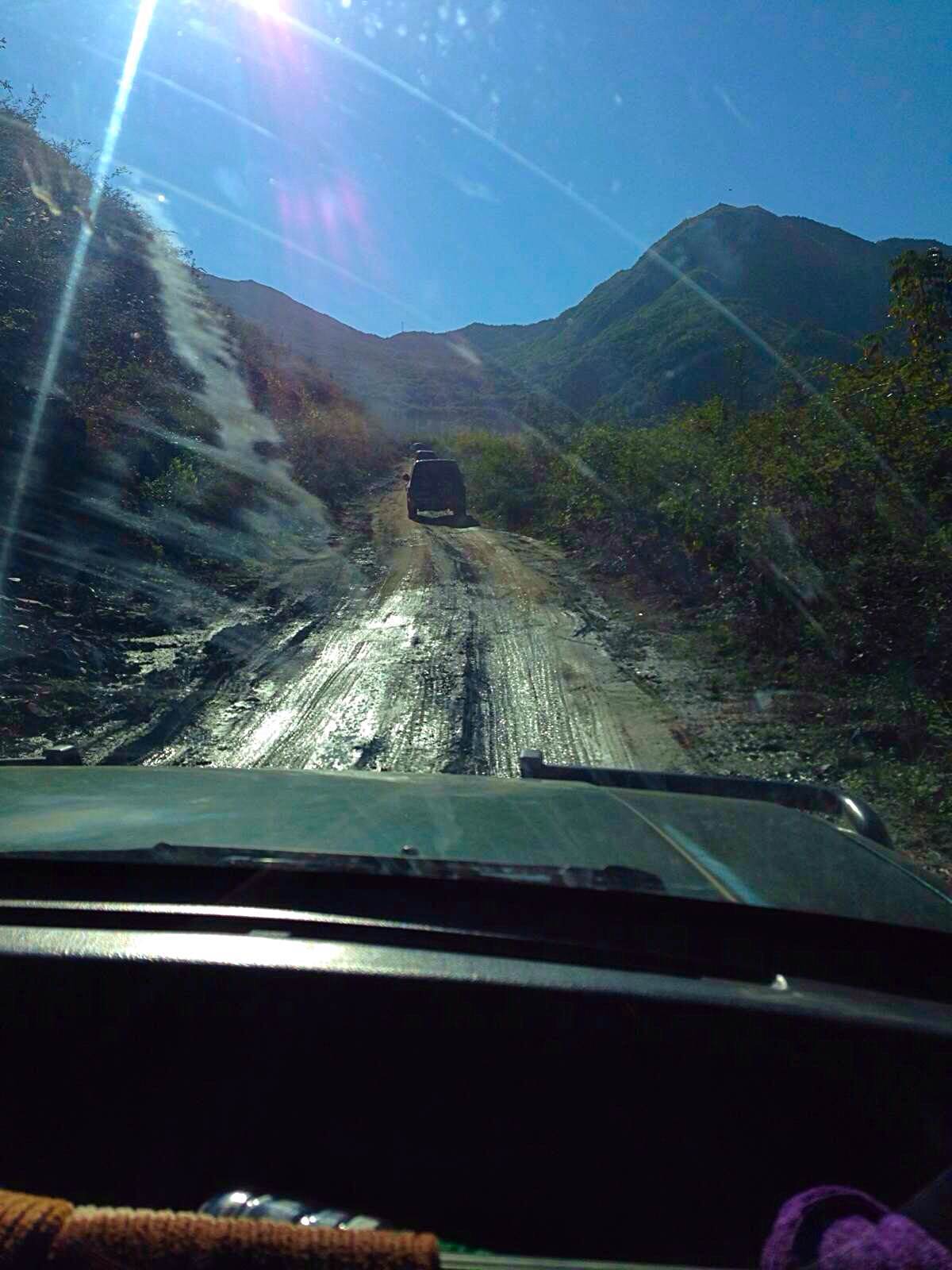 路况倏忽开始糟糕 牛背山