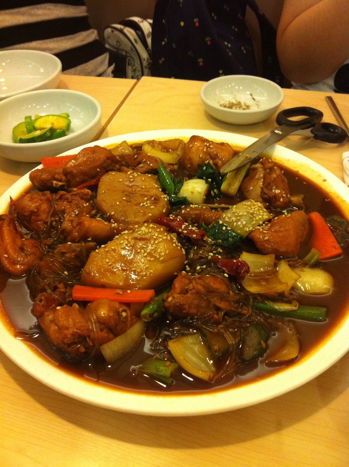 安东鸡不错,味道浓郁.挺适合中国人的口味 明洞