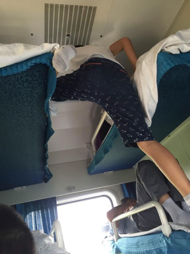 凌晨儿子被冻醒,一直不肯睡,自己睡觉失败.