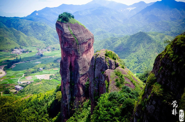 景點集中,有江西省aaaa級鄉村旅遊點——大畲村,觀荷花園,品南廬屋;有