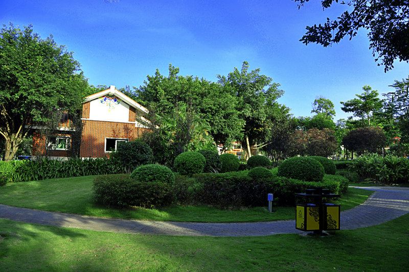 大假山和可盪舟的水池,還有乙,八仙山公園,在晉江市區西北部,西環路