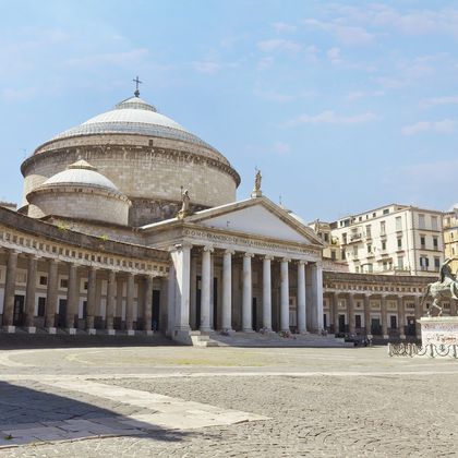 意大利那不勒斯王宫+普雷比席特广场+翁贝托一世长廊半日游