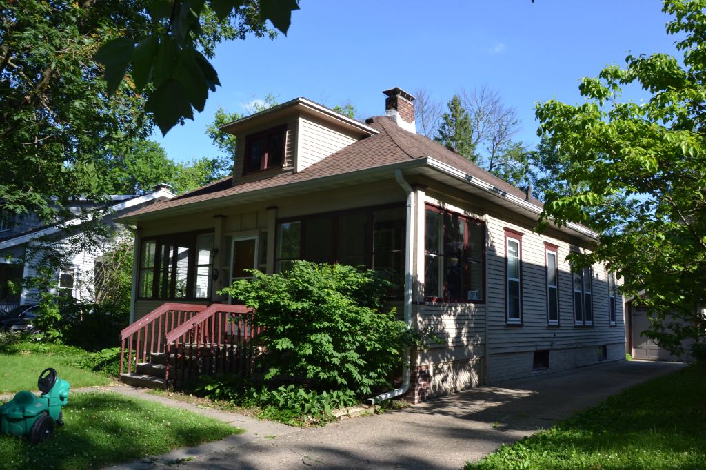 厄巴纳香槟市造型各异的民居